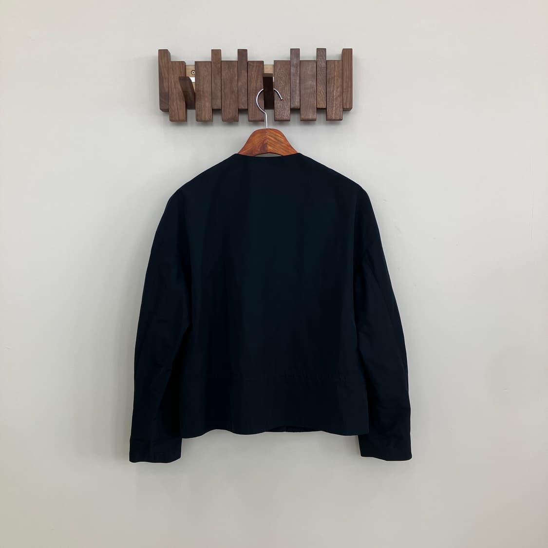 산드로 네이비 폴리에스터 논카라 자켓 가디건 상품이미지2