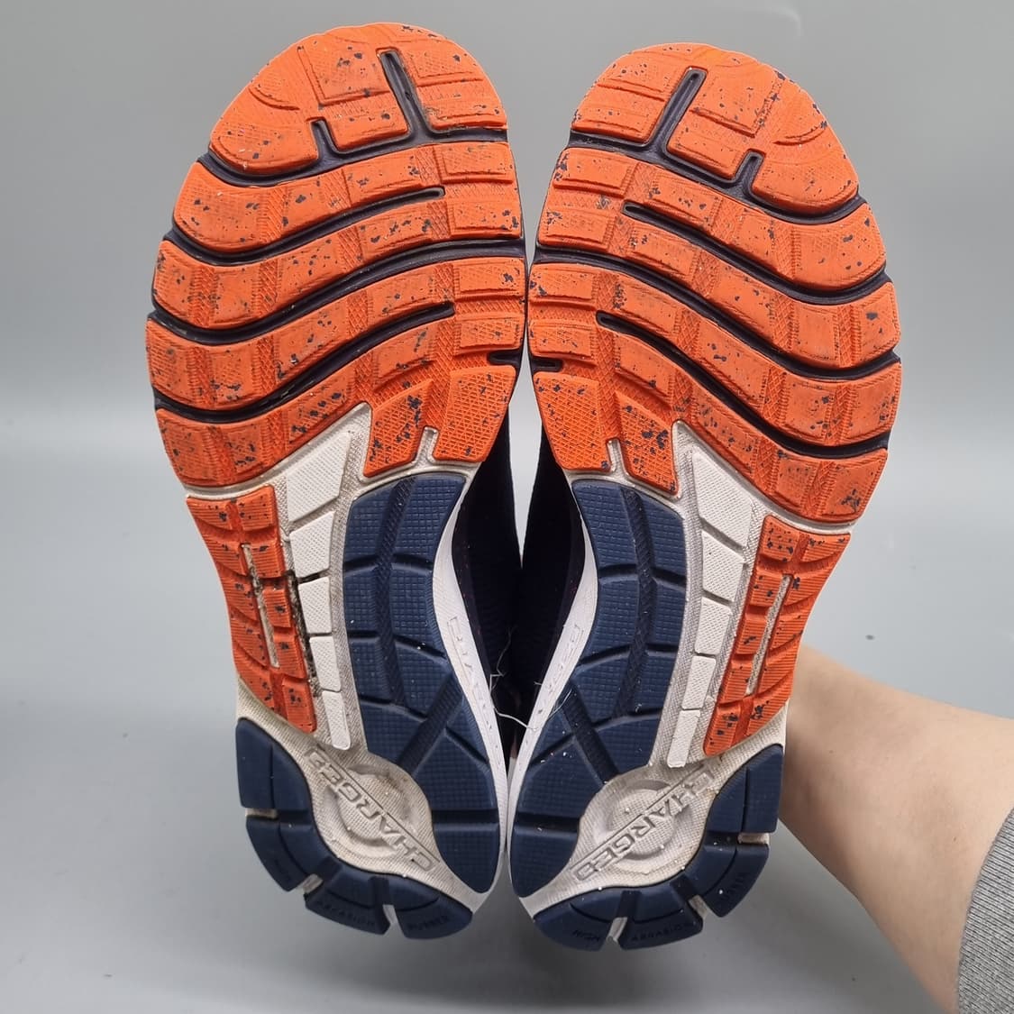 언더아머 차지드 밴딧2 남성런닝화270 상품이미지3