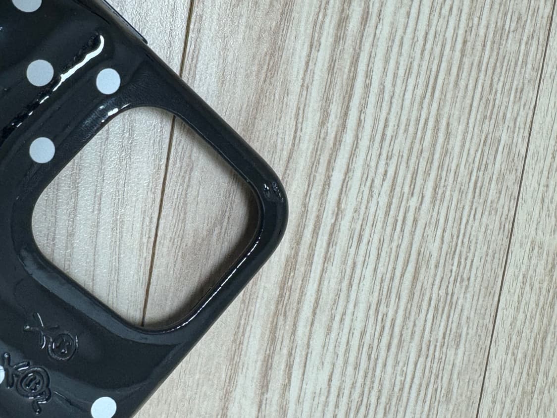 어반소피스티케이션 아이폰 15프로 도트 패딩케이스 상품이미지4