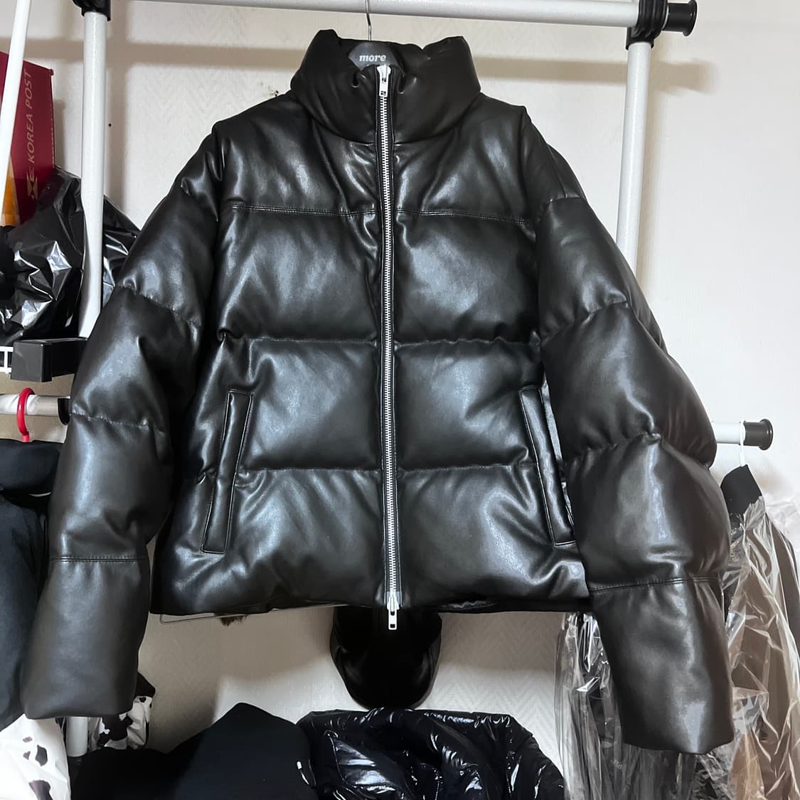 [XL] 에이징씨씨씨 비건 레더 패딩 상품이미지1