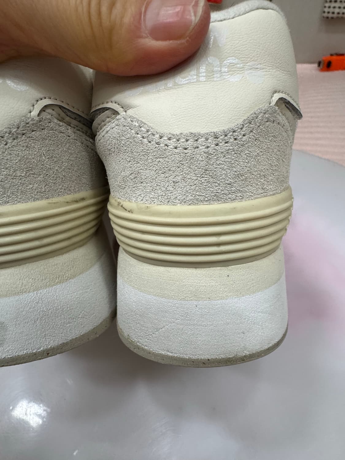 New Balance 574 클래식 스웨이드 스니커즈 상품이미지10