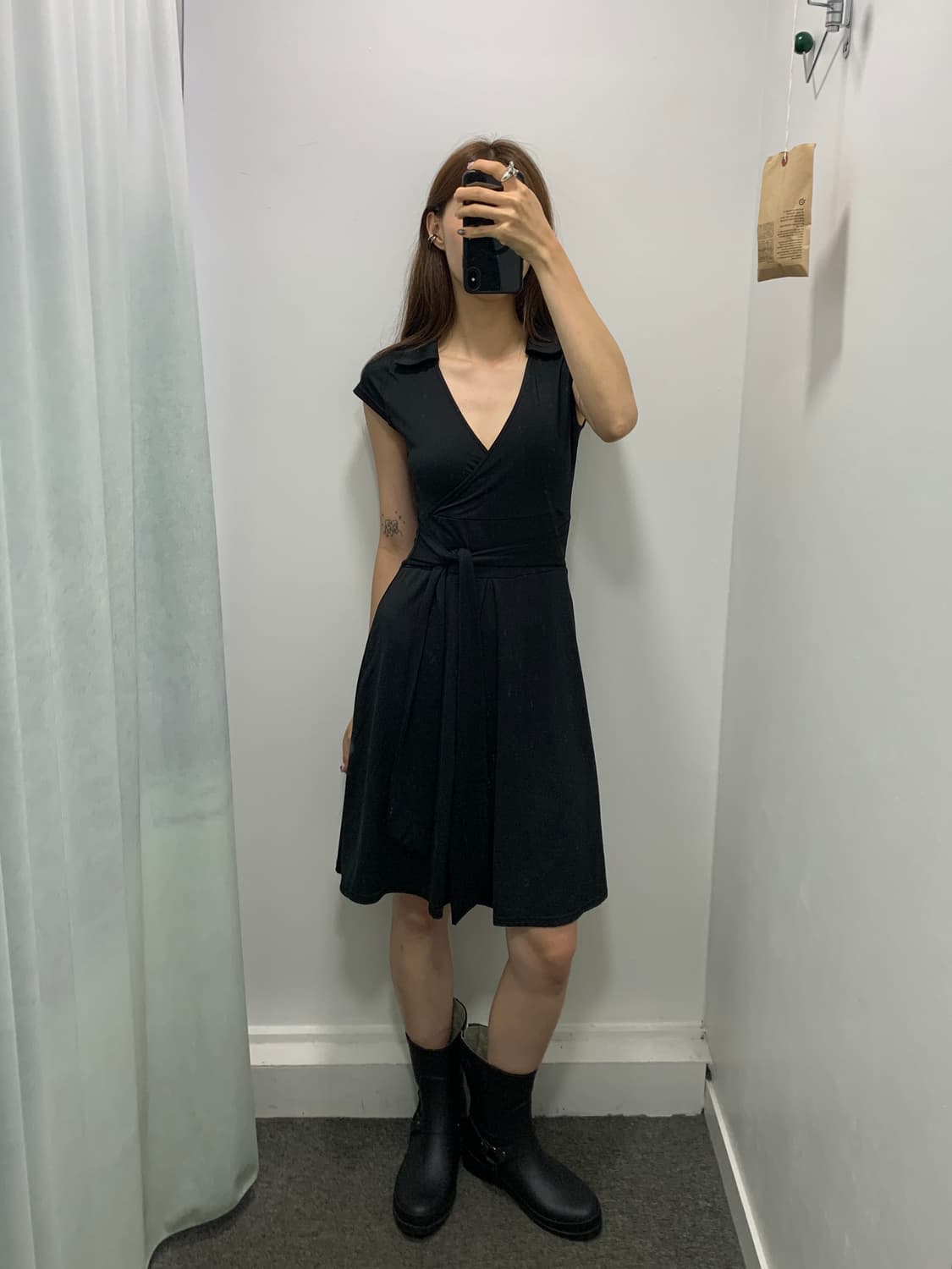 오픈카라 블랙 원피스 상품이미지1