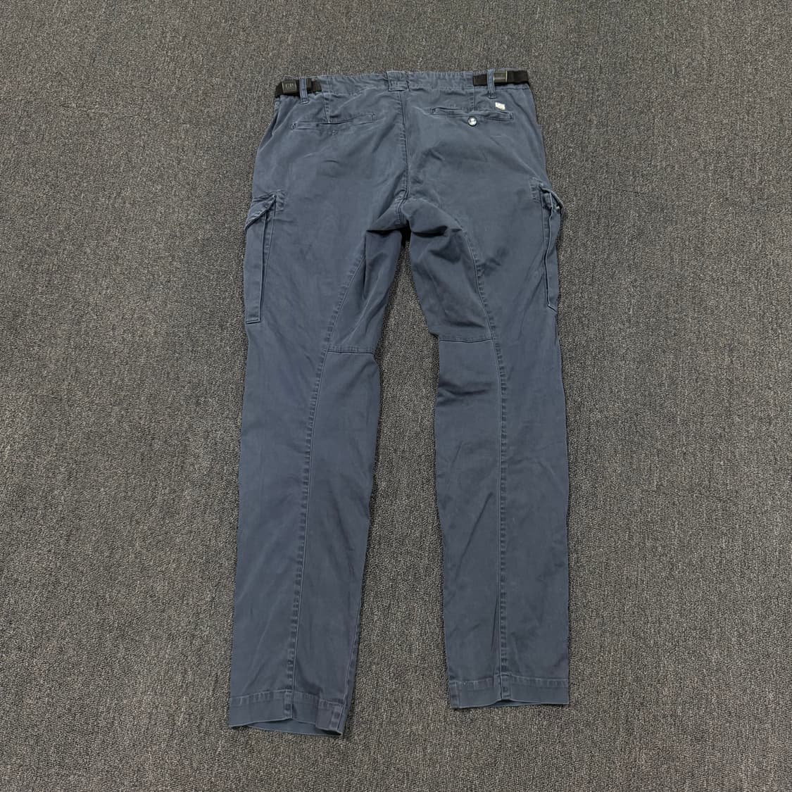 CP컴퍼니 ERGONOMIC FIT 렌즈 카고 팬츠 상품이미지5