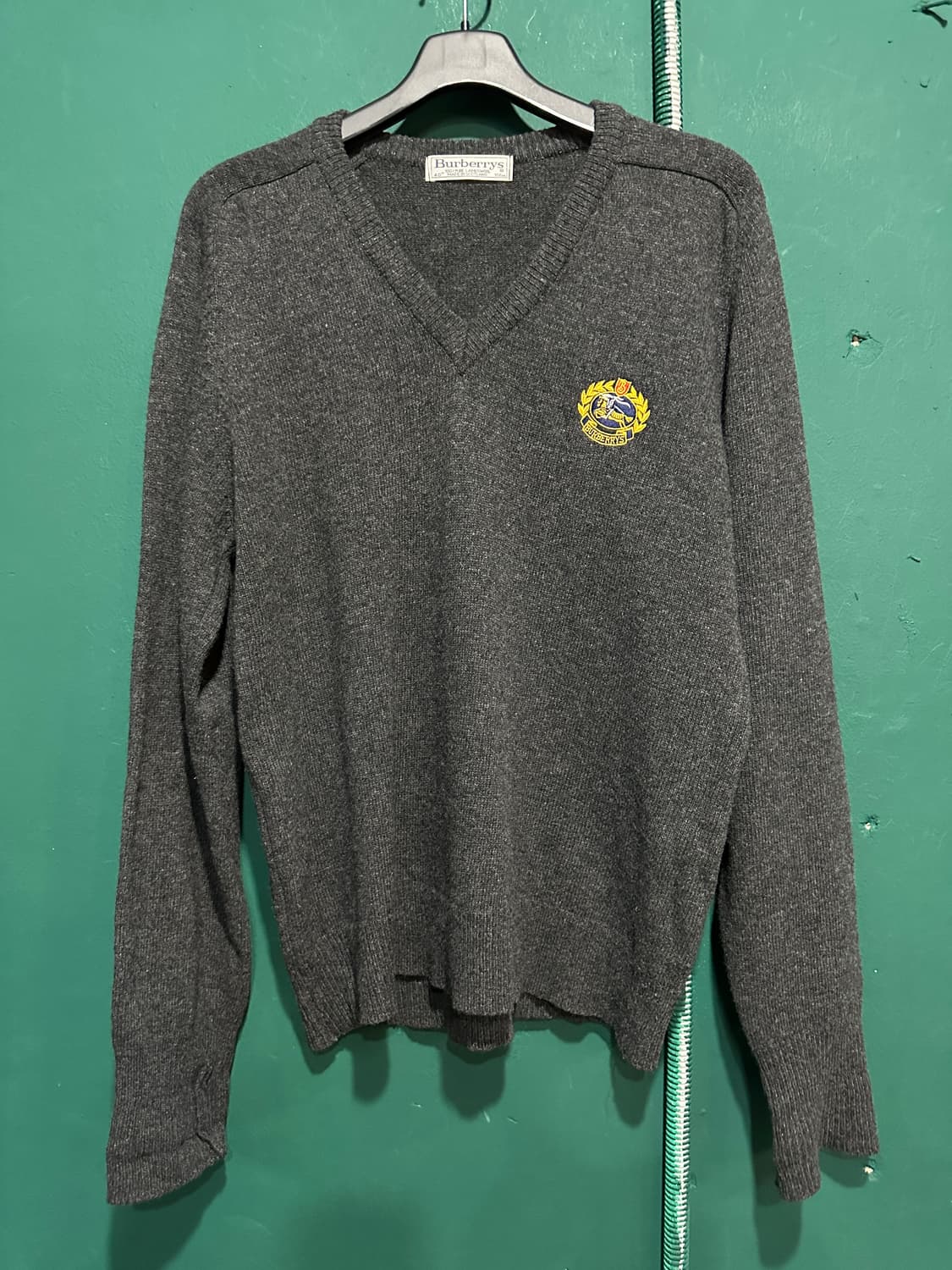 버버리 아카이브 기사로고 V넥니트100사이즈 상품이미지1