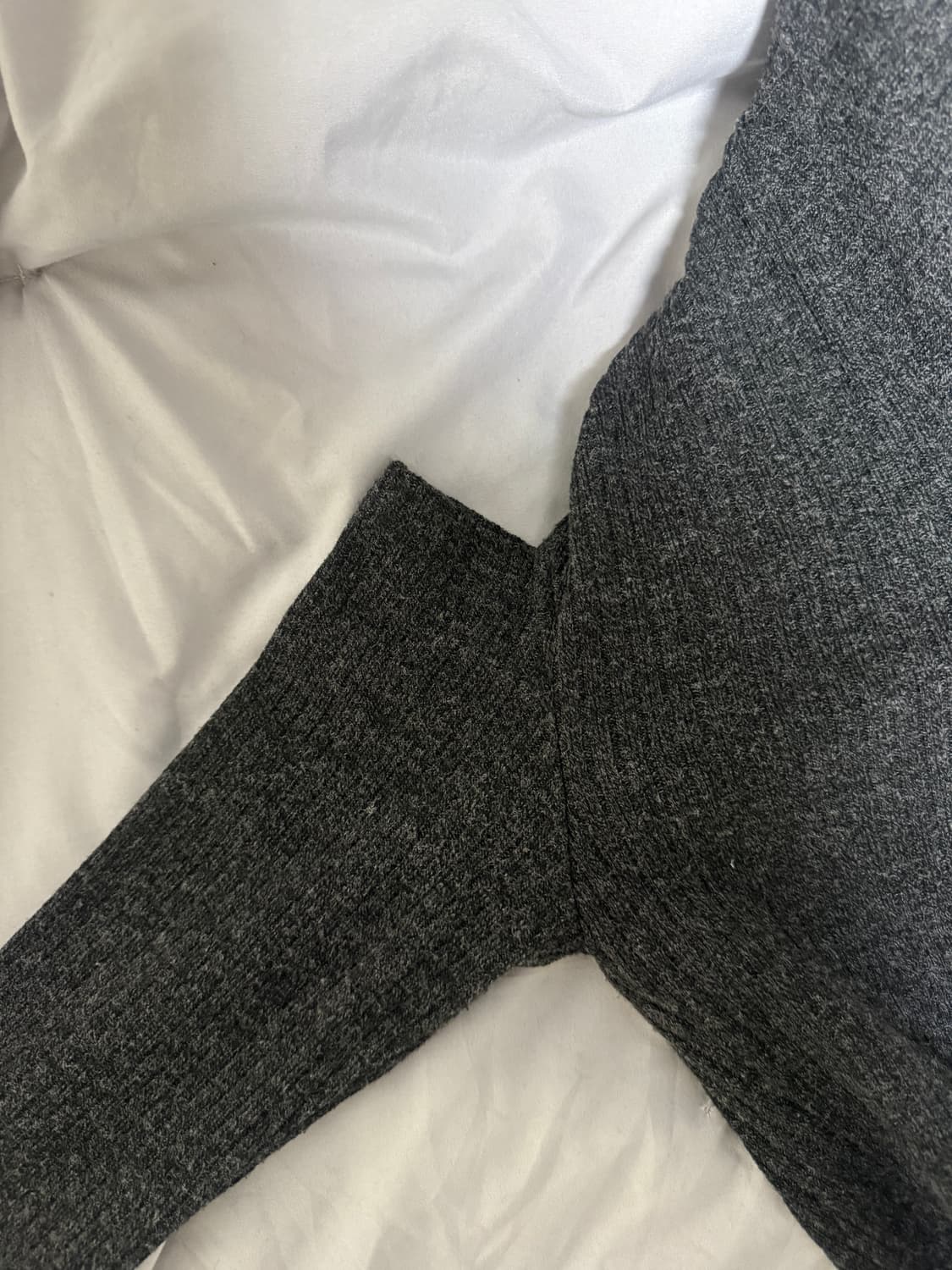 테스트매커니즘 오픈 숄더 니트 상품이미지8