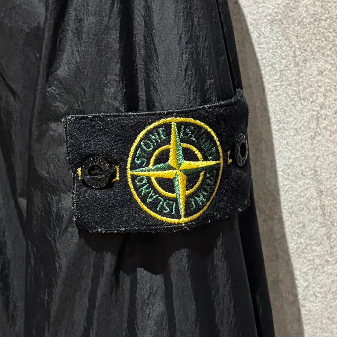 A+ / L (103) 스톤아일랜드 크링클랩스 바람막이 블랙 상품이미지2