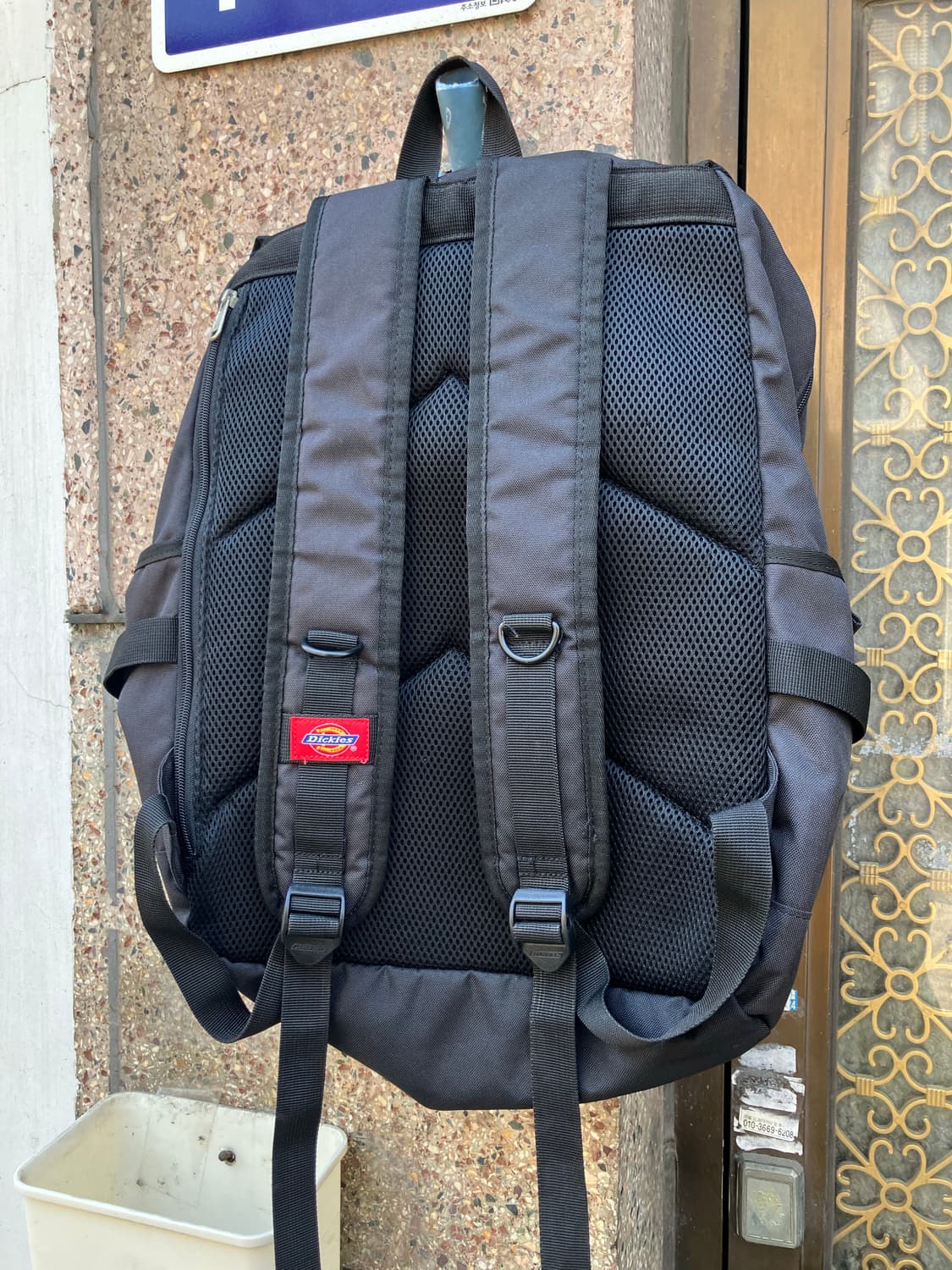 Dickies 블랙 워크웨어 플랩 버클 백팩 상품이미지4