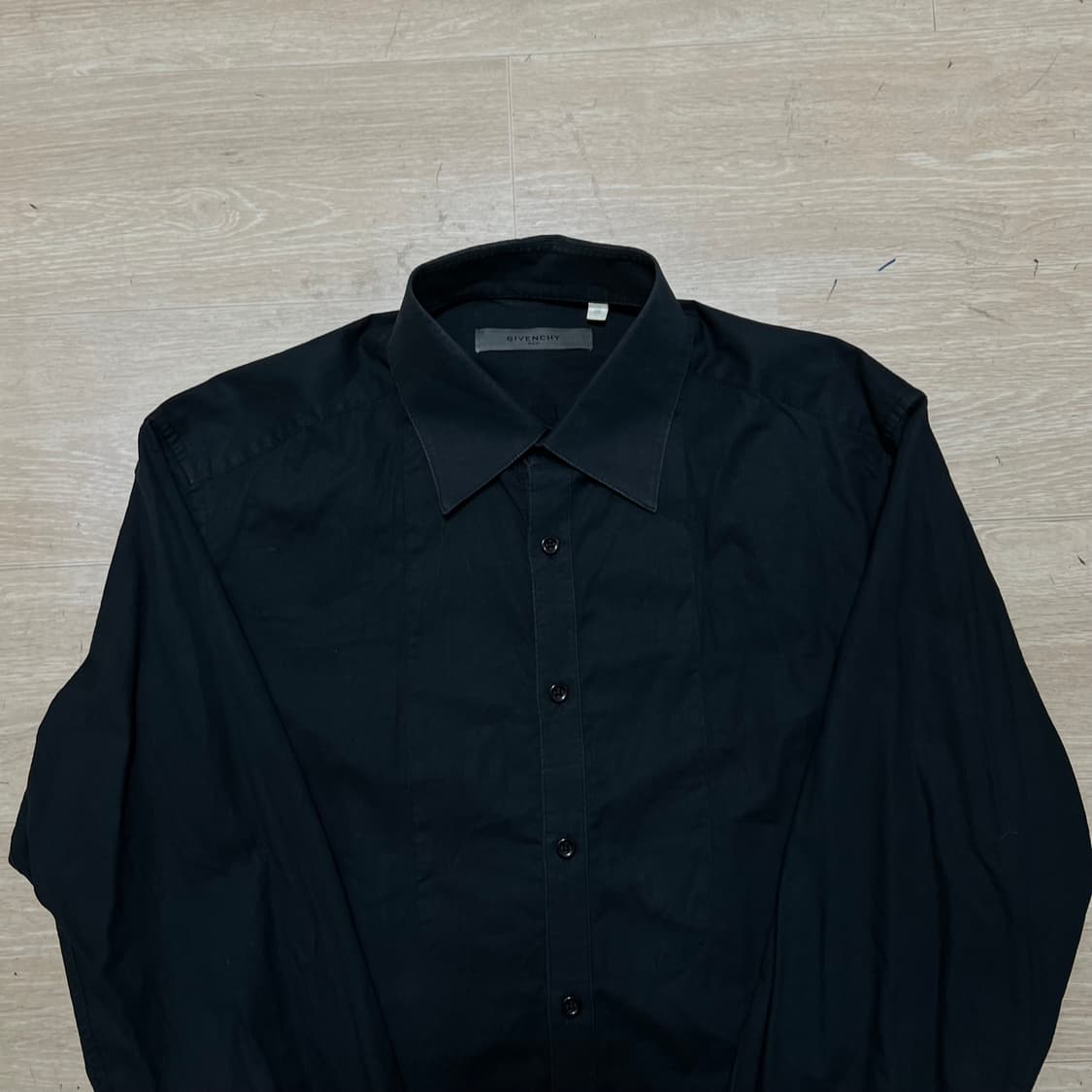 지방시 맨 자수로고 라운드 햄 긴팔셔츠 [블랙] 40(L/100) 상품이미지2