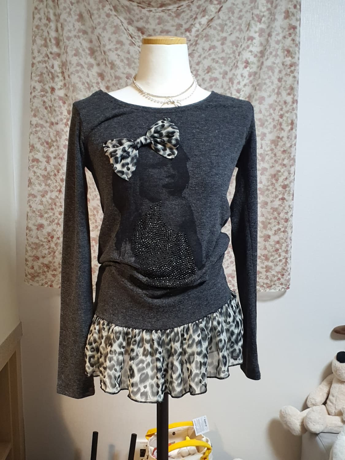 [갸루] 레오파드 리본 롱티 블라우스 상품이미지1