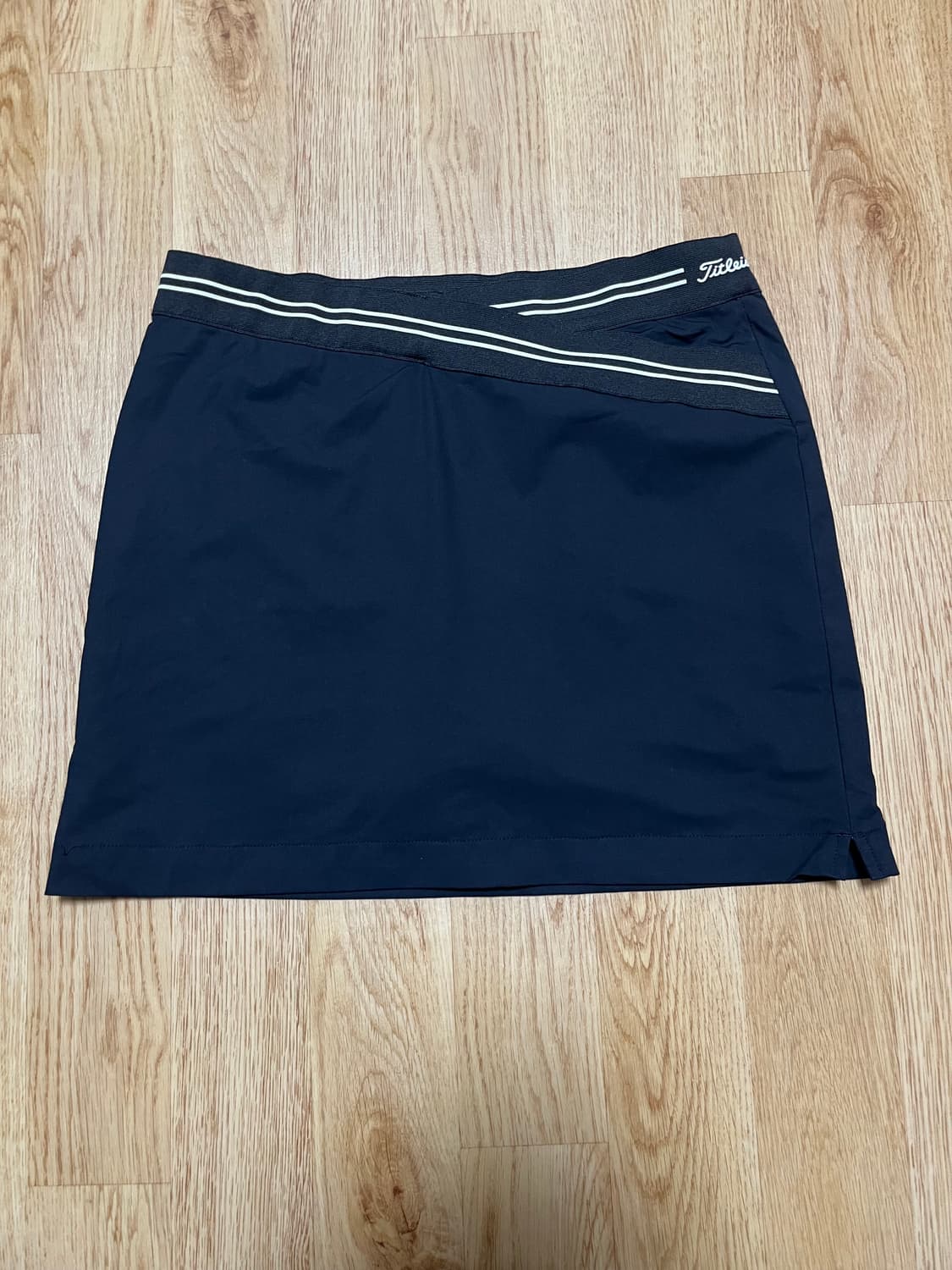 타이틀리스트 검정색 여성 골프치마 상품이미지1