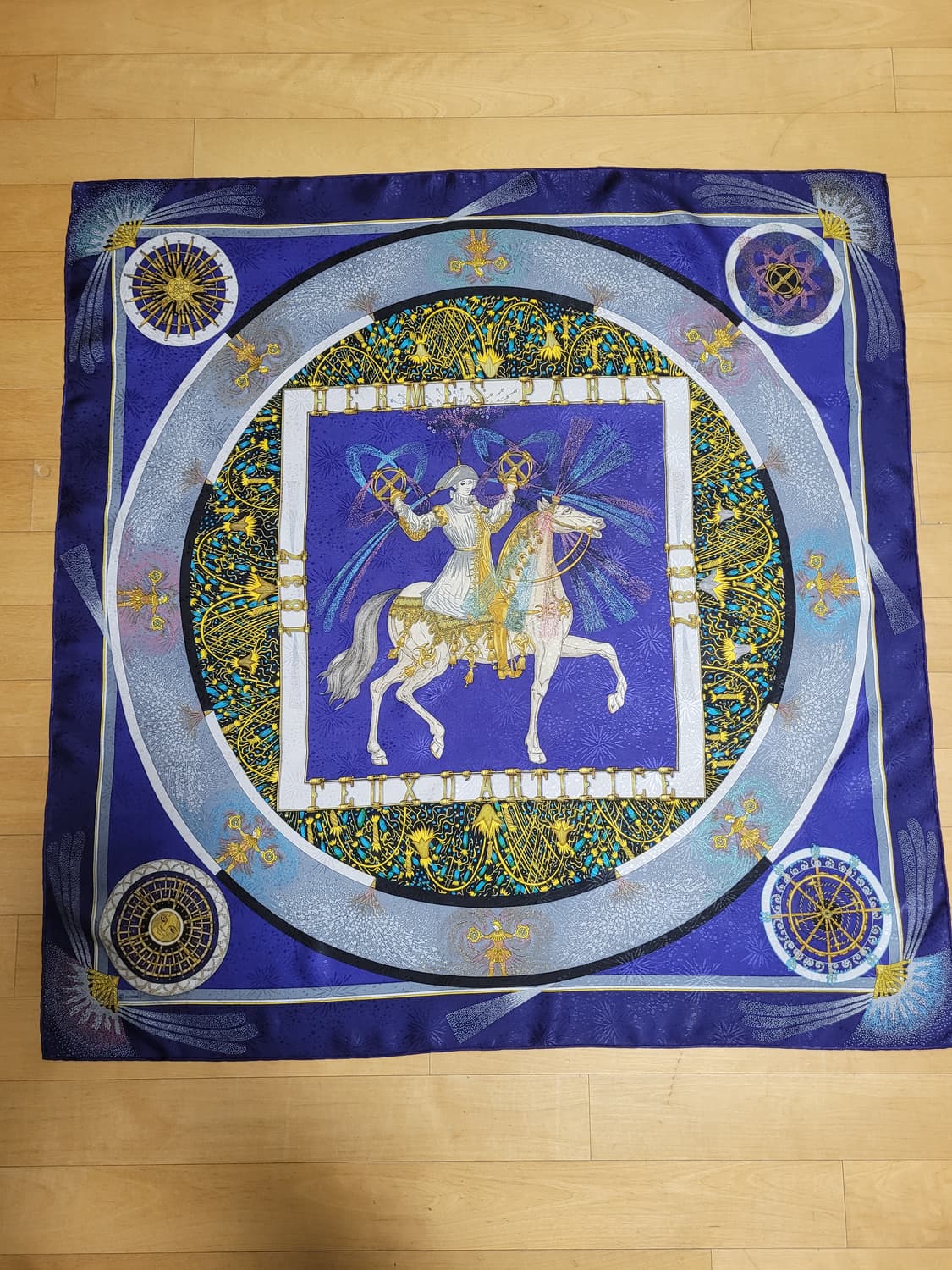 정품 에르메스 150주년 한정판 까레 실크 스카프 상품이미지3