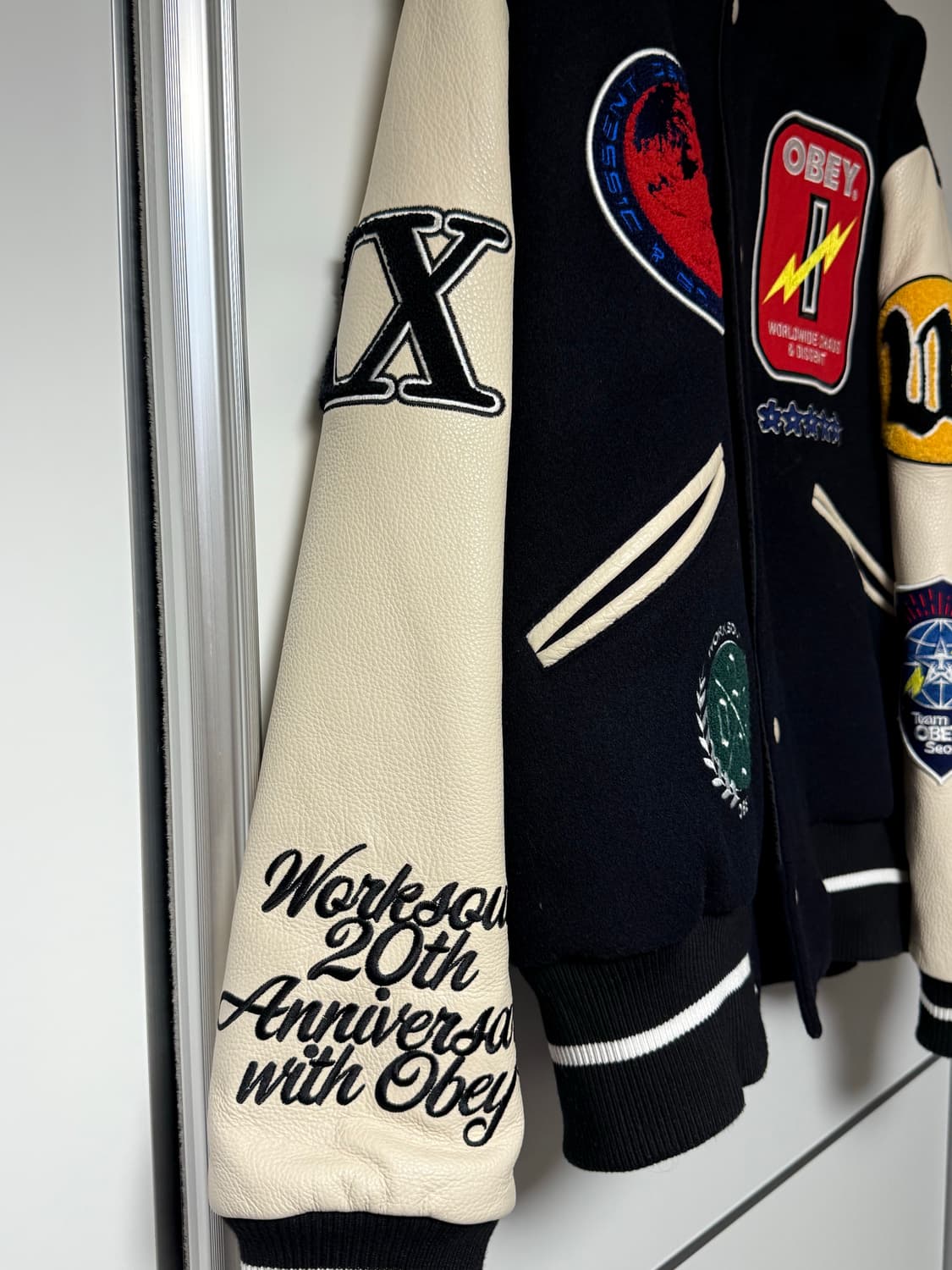 [XL]웍스아웃X오베이 20주년 바시티 상품이미지2