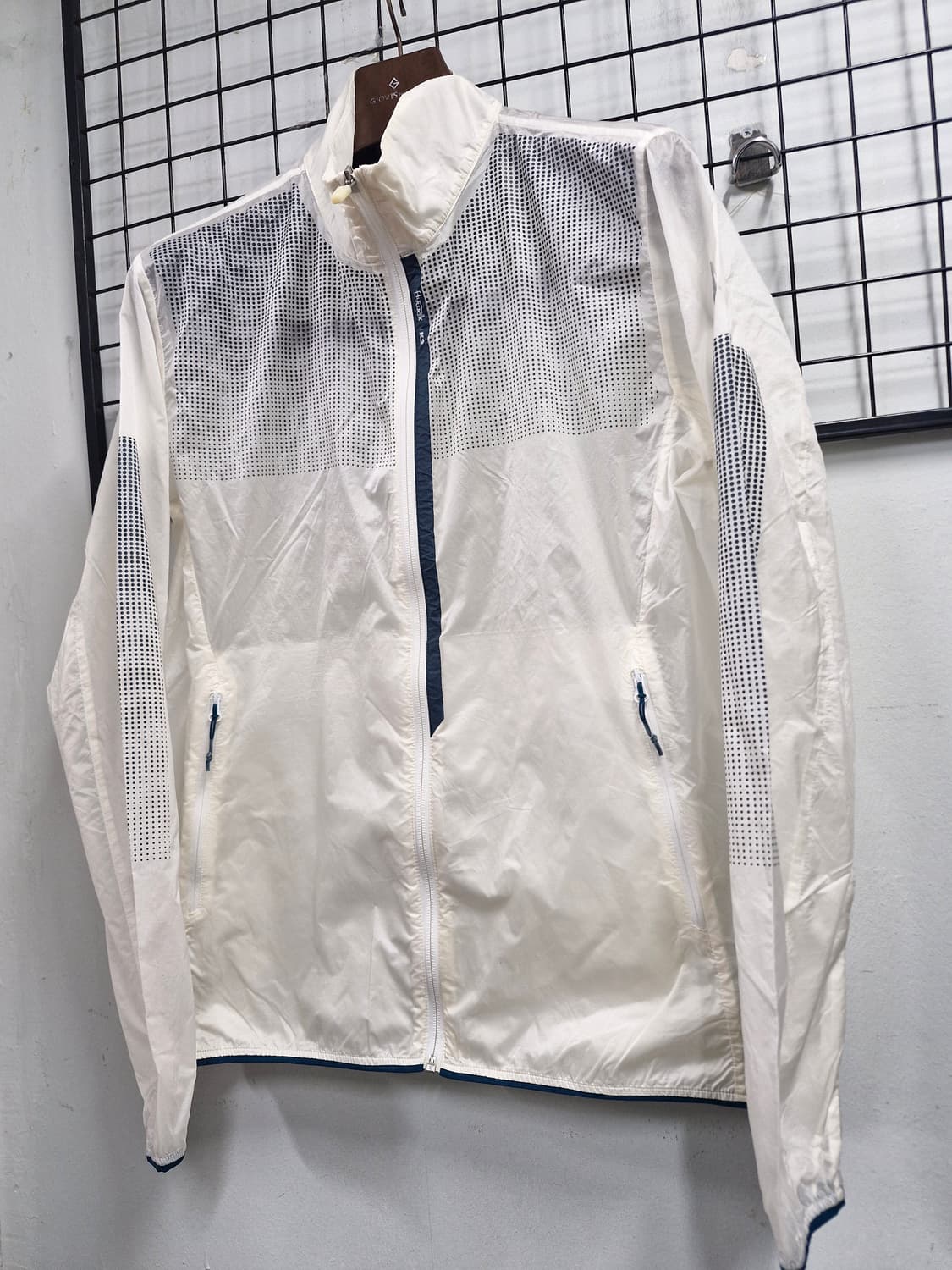 105XL K2 플라이워크 바람막이 자켓. 상품이미지3