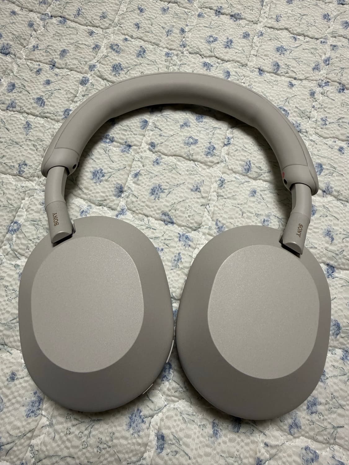 소니 WH-1000XM5 플래티넘 실버 상품이미지1