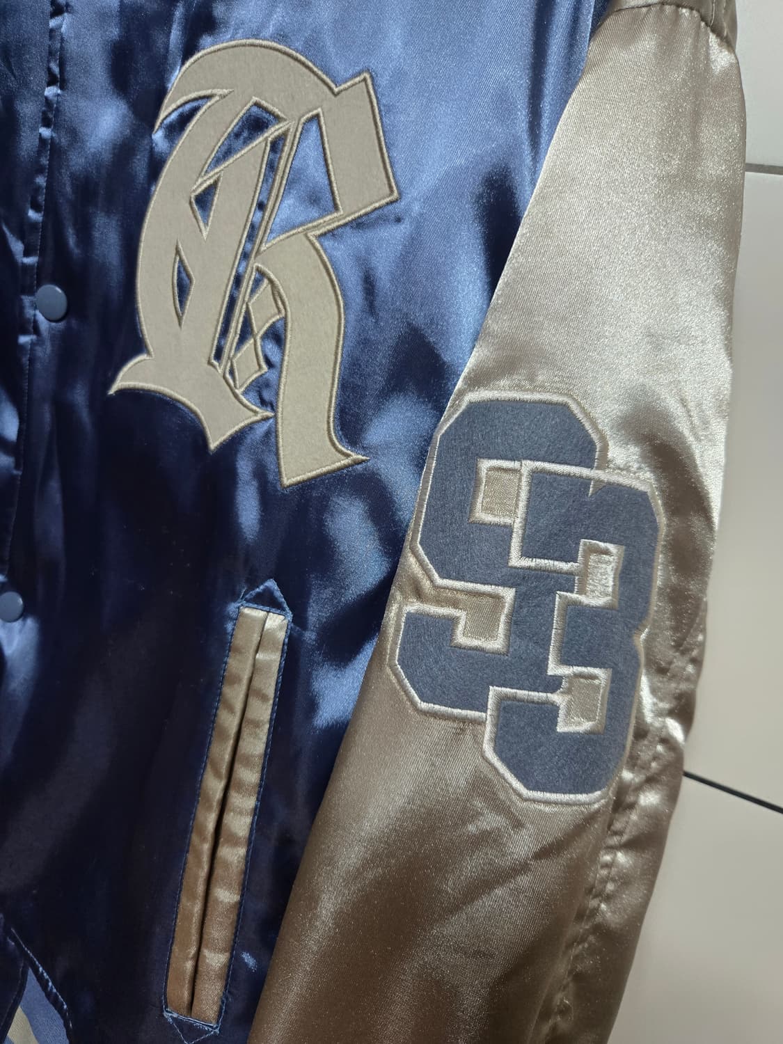 커렌트 글로시 스카이블루 바시트 자켓 상품이미지4