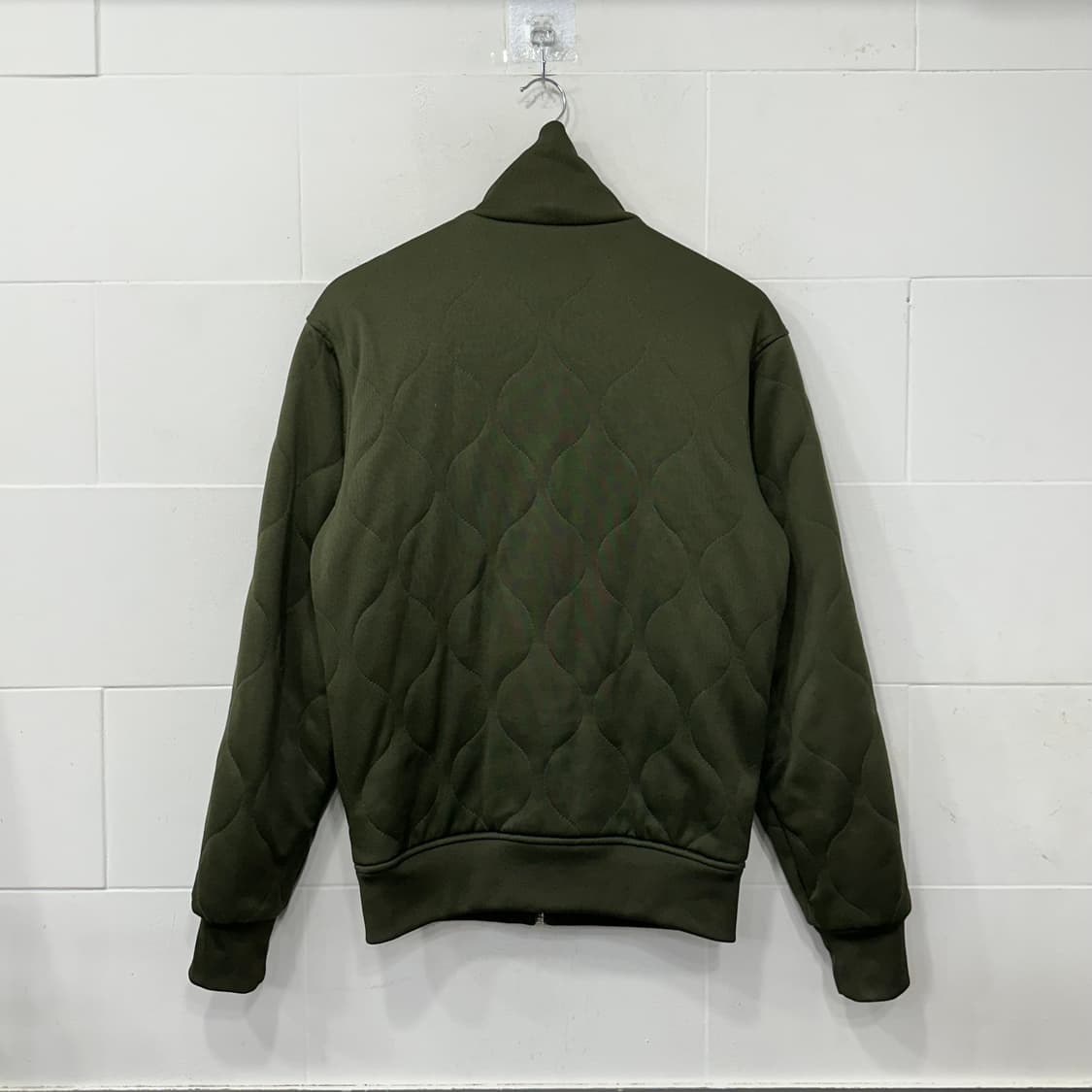 아디다스 패디드 퀄팅 트랙탑 상품이미지2