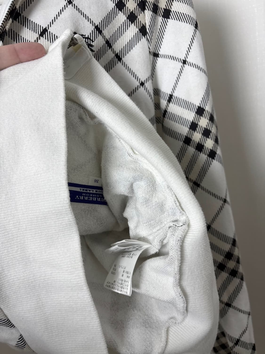 버버리 블루라벨 화이트 체크 후드집업 상품이미지7