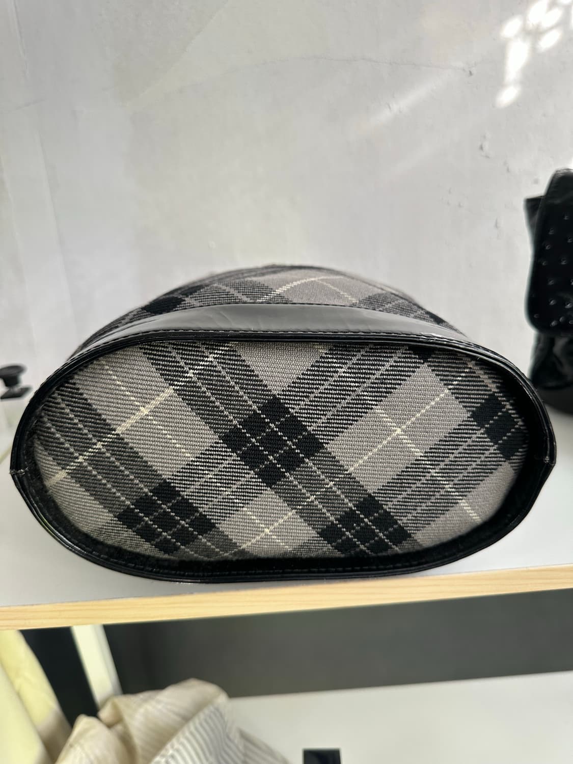 비비안웨우스트  토트백  상품이미지4