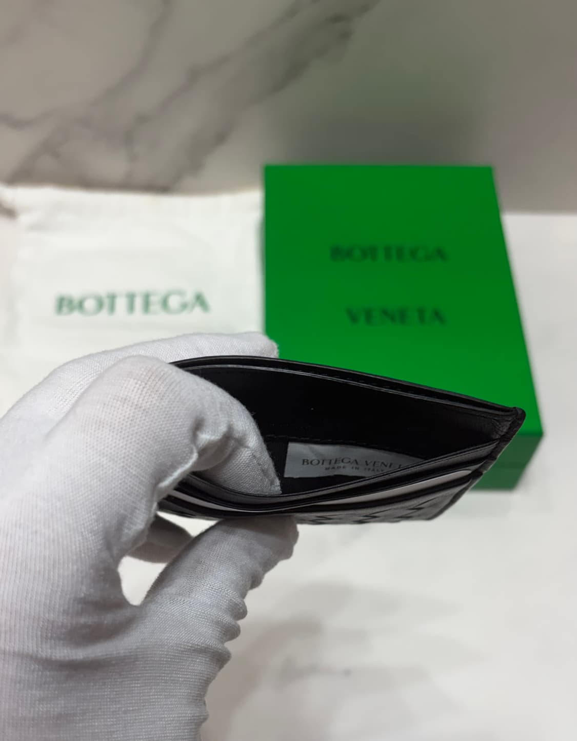 [정품] 보테가 베네타 블랙 카드지갑 상품이미지4