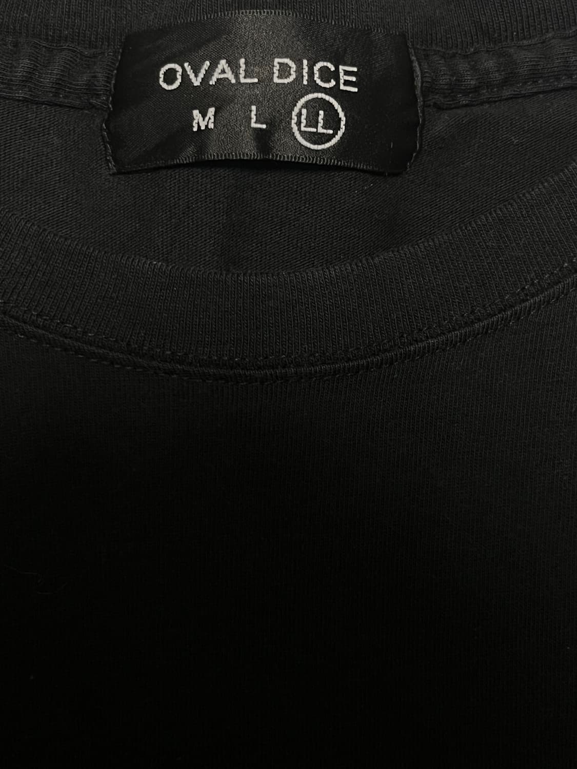 oval dice black&white 고딕 폰트 프린팅 롱슬리브 상품이미지4