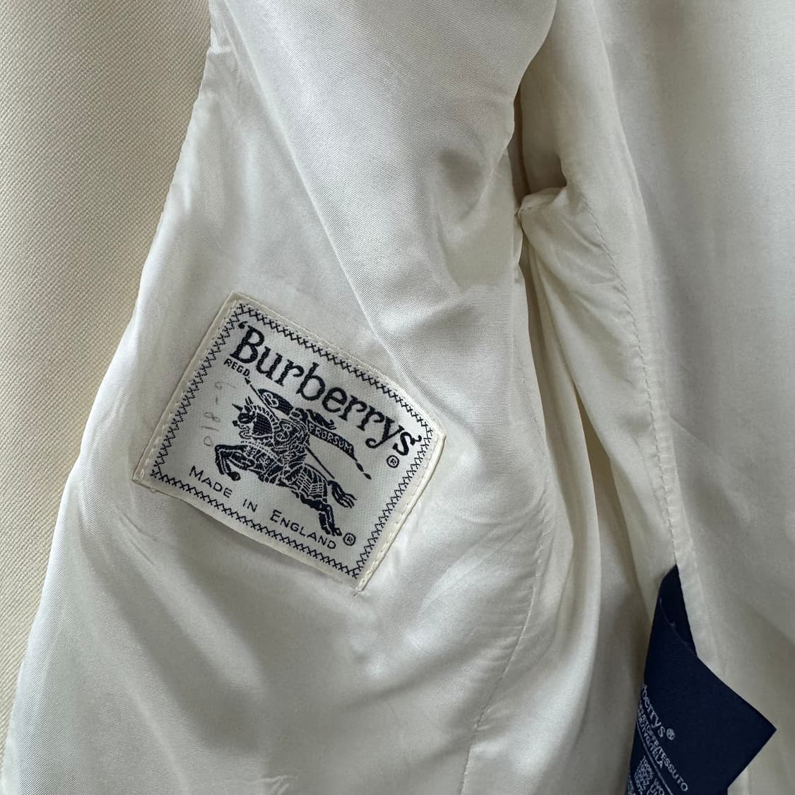 버버리 레이디 금장 블레이저 자켓 made in ENGLAND   상품이미지8