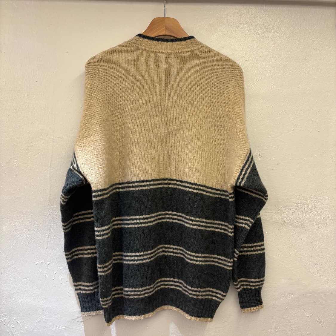 UNITED COLORS OF BENETTON 고양이 자수 배색 니트 상품이미지2