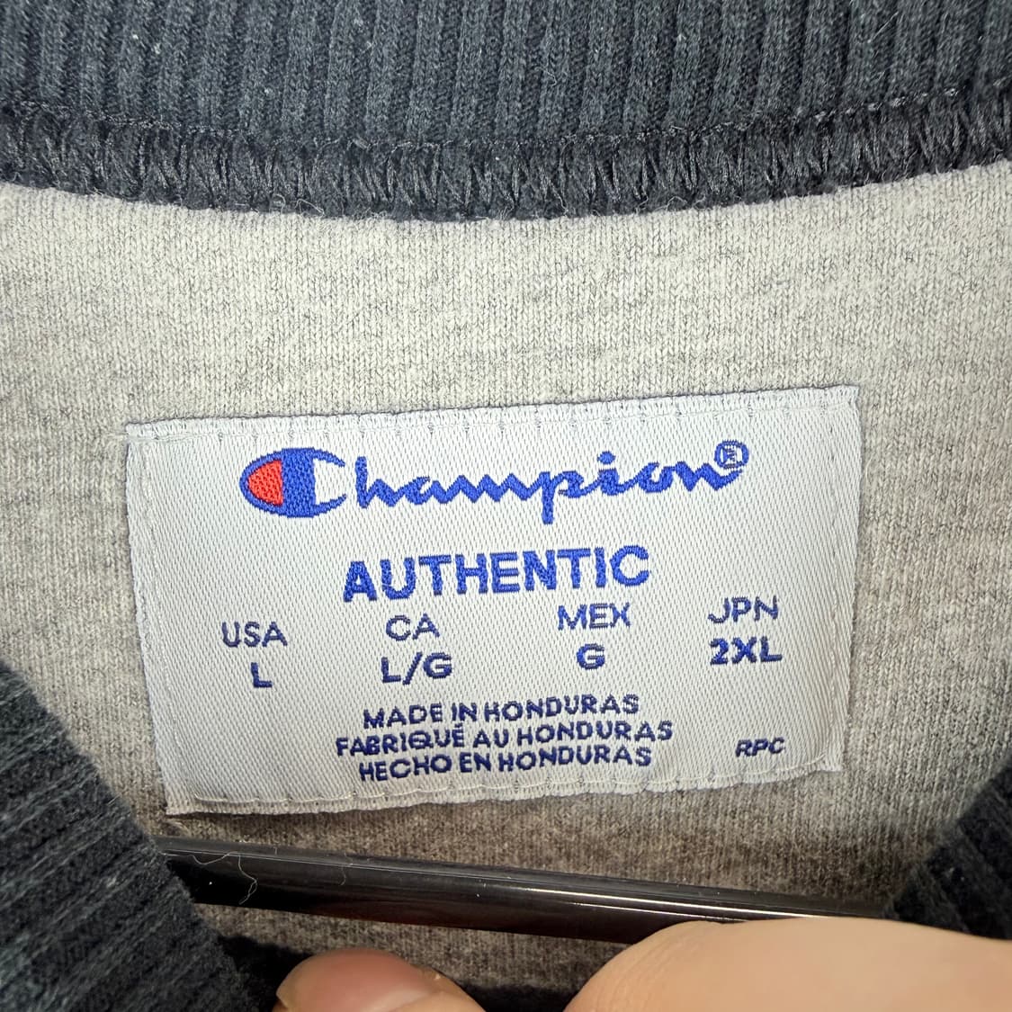 (L) 챔피온 스몰패치 로고 맨투맨 블랙 상품이미지4