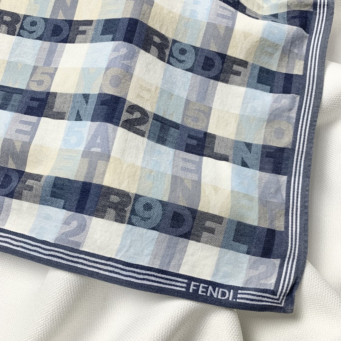 [정품] Fendi 펜디 체크패턴 빈티지 쁘띠스카프 손수건 상품이미지2