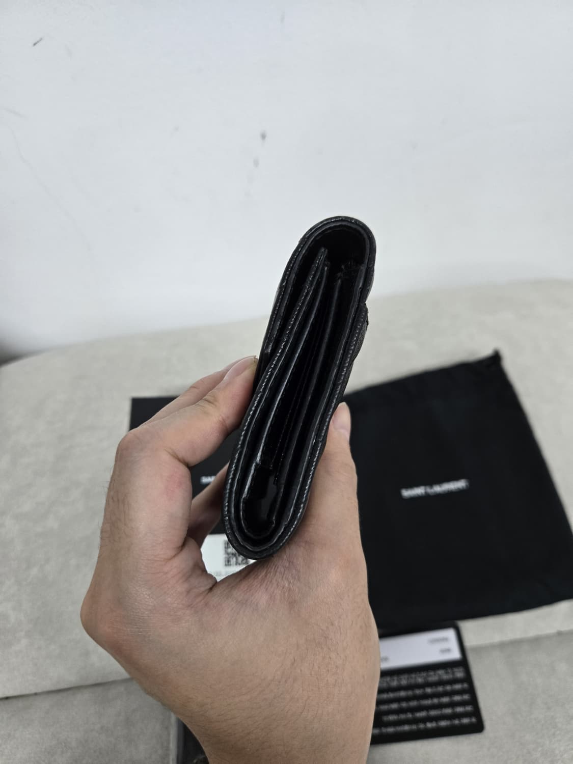 [보증서 정품]입생로랑 엔벨로프 삼단지갑 상품이미지4
