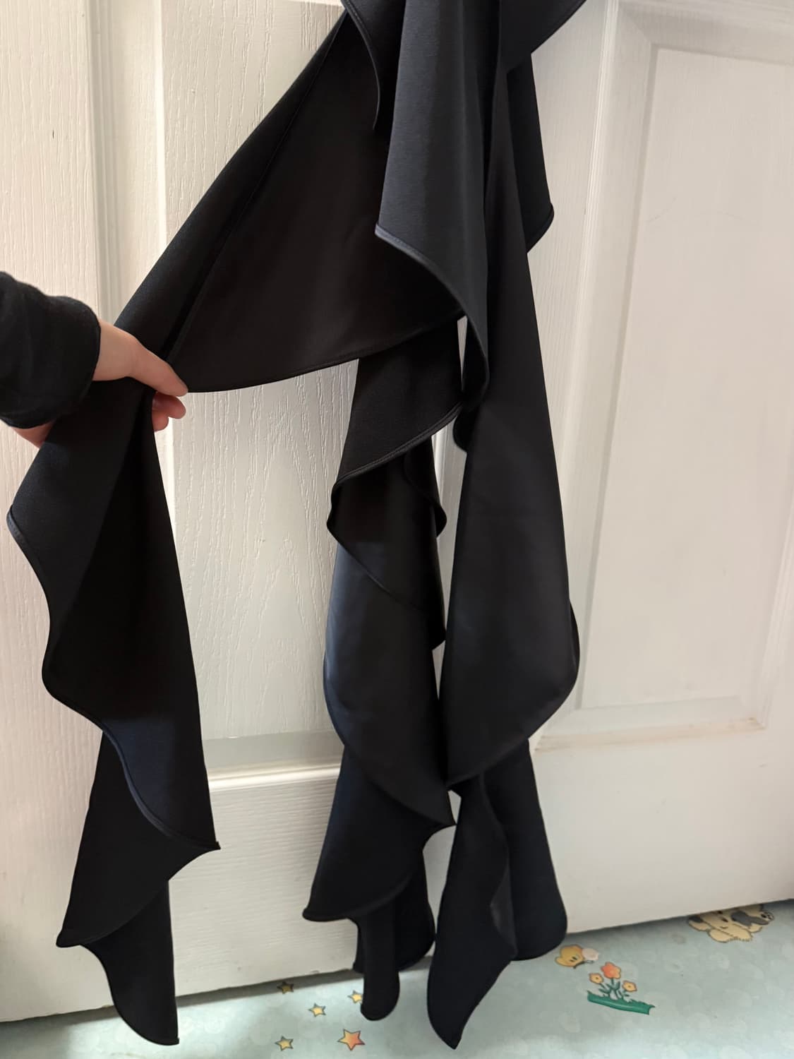 hausofpbk 블랙 새틴 숄 탑 상품이미지2