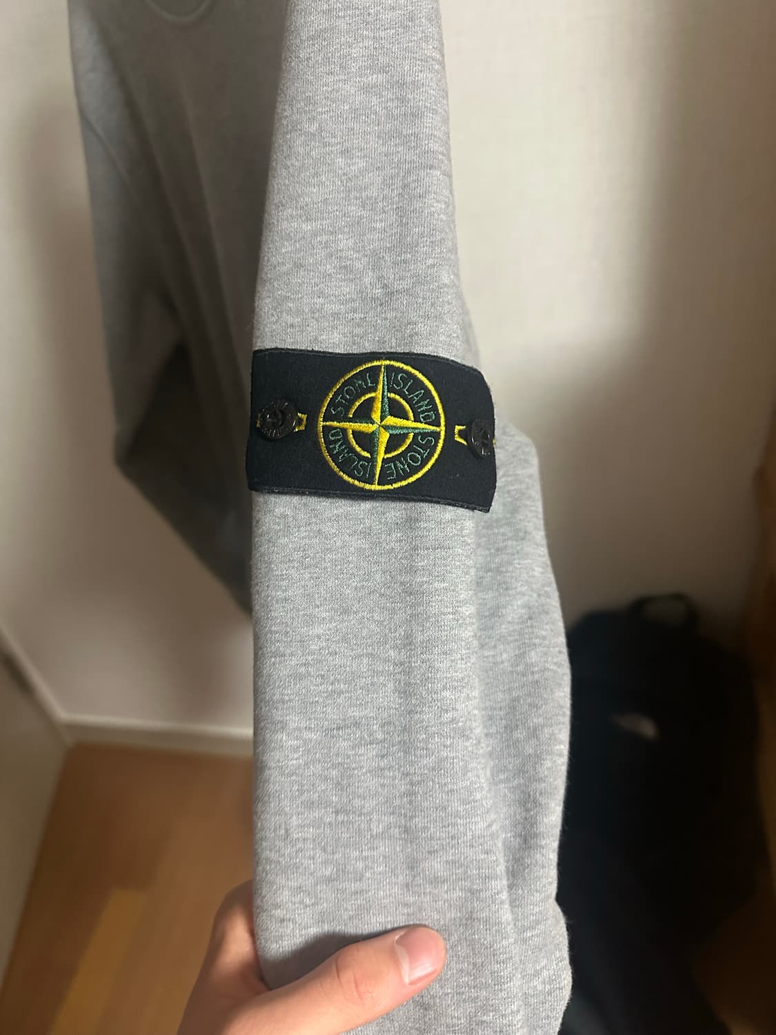 스톤 아일랜드 그레이 맨투맨 상품이미지2