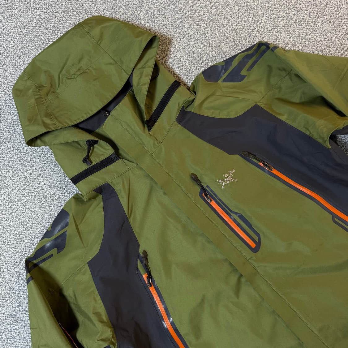 아크테릭스 바람막이 M 상품이미지3