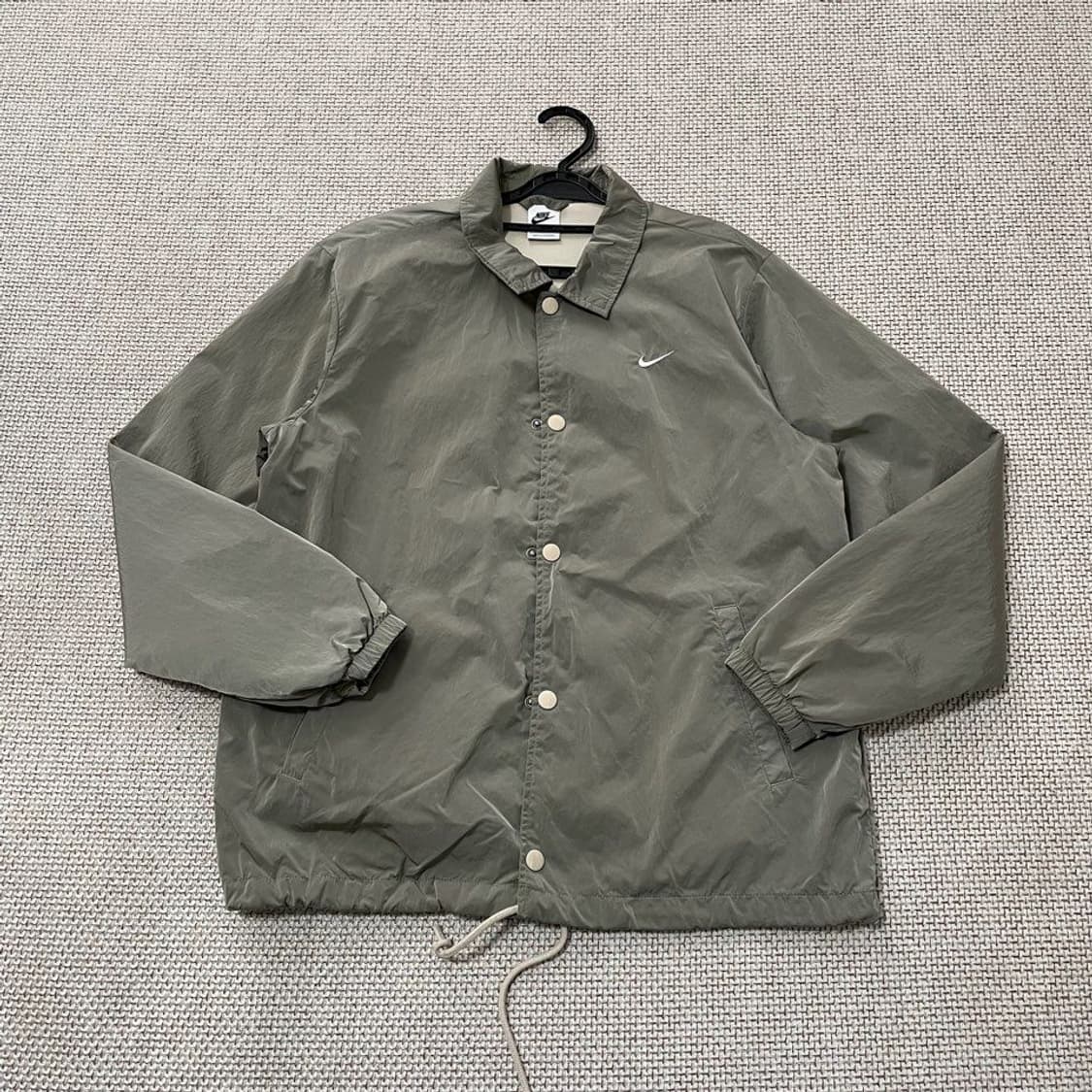 나이키 어센틱 나일론 카키 코치자켓  5630 상품이미지1