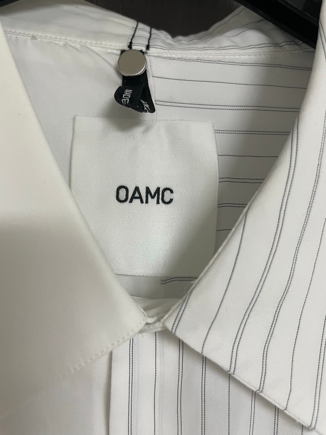 OAMC 남성 화이트 하프 스트라이프 미디셔츠 상품이미지3