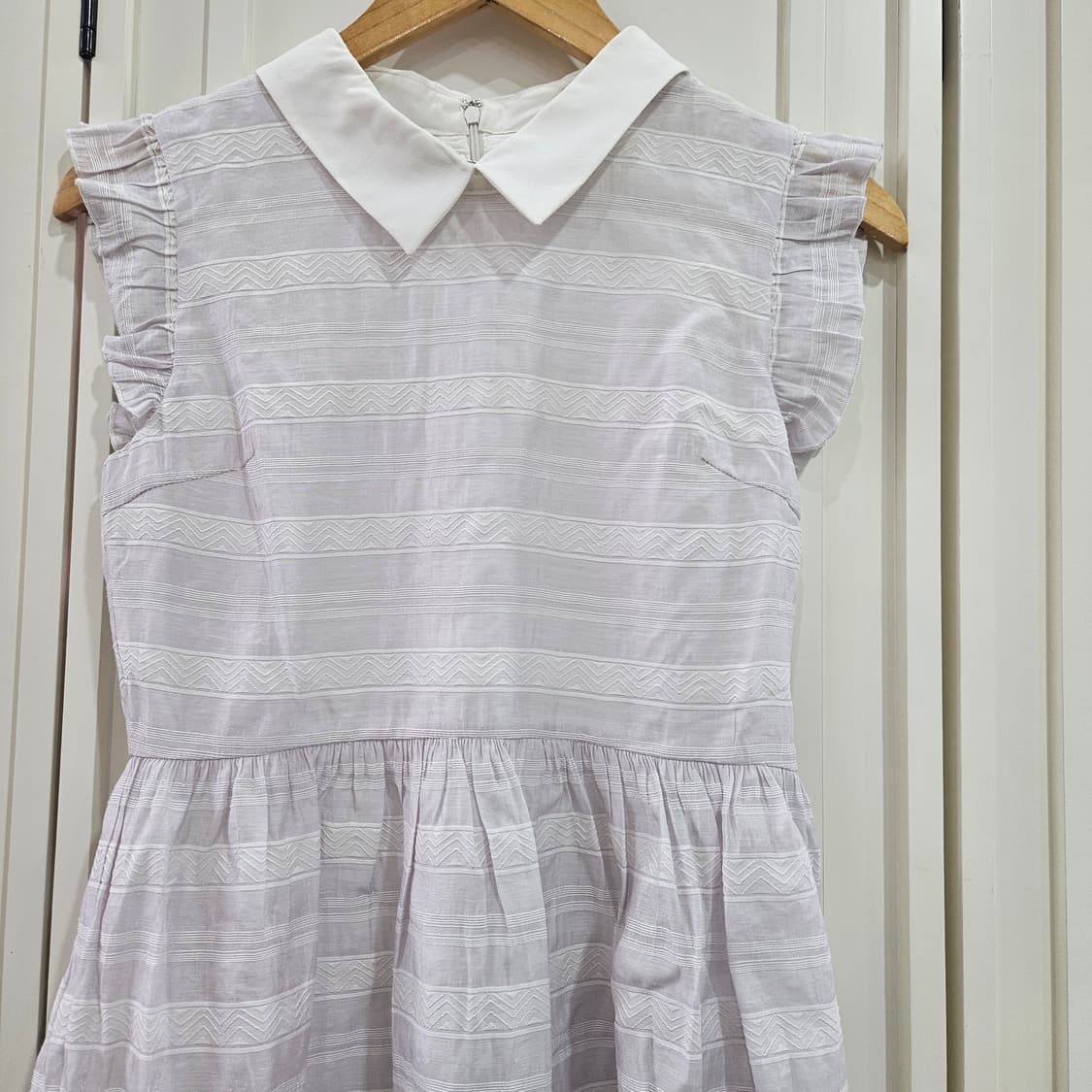 화이트 카라 프릴 원피스 상품이미지3