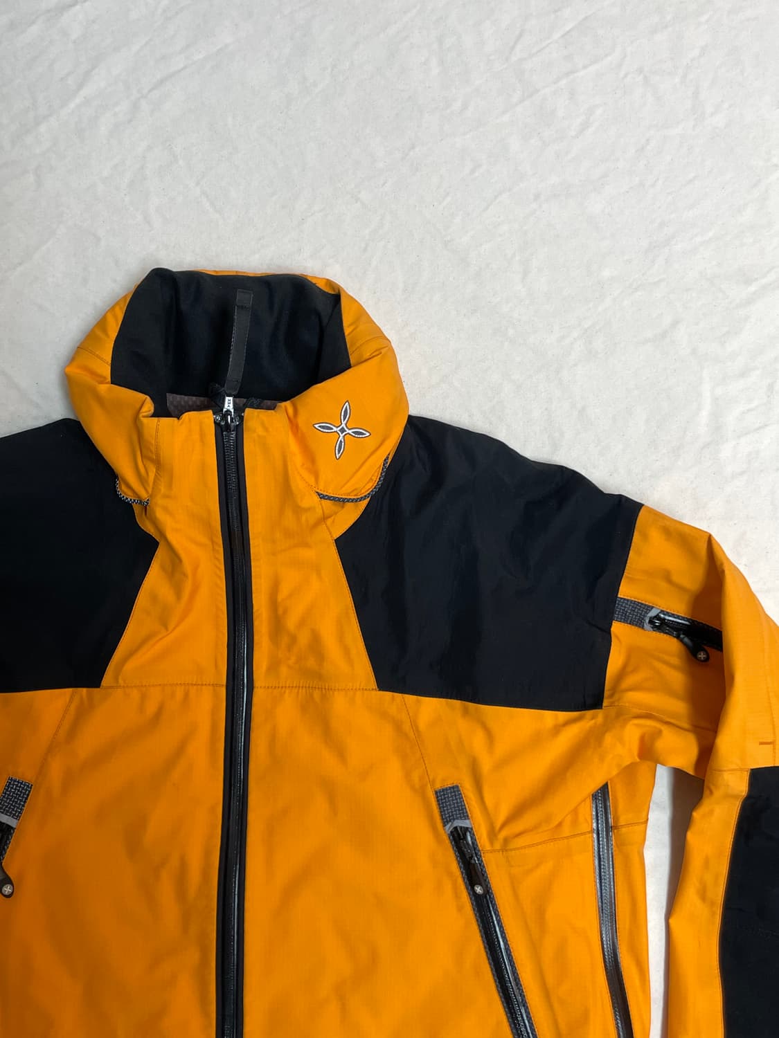 몬츄라 아웃도어 자켓  상품이미지2