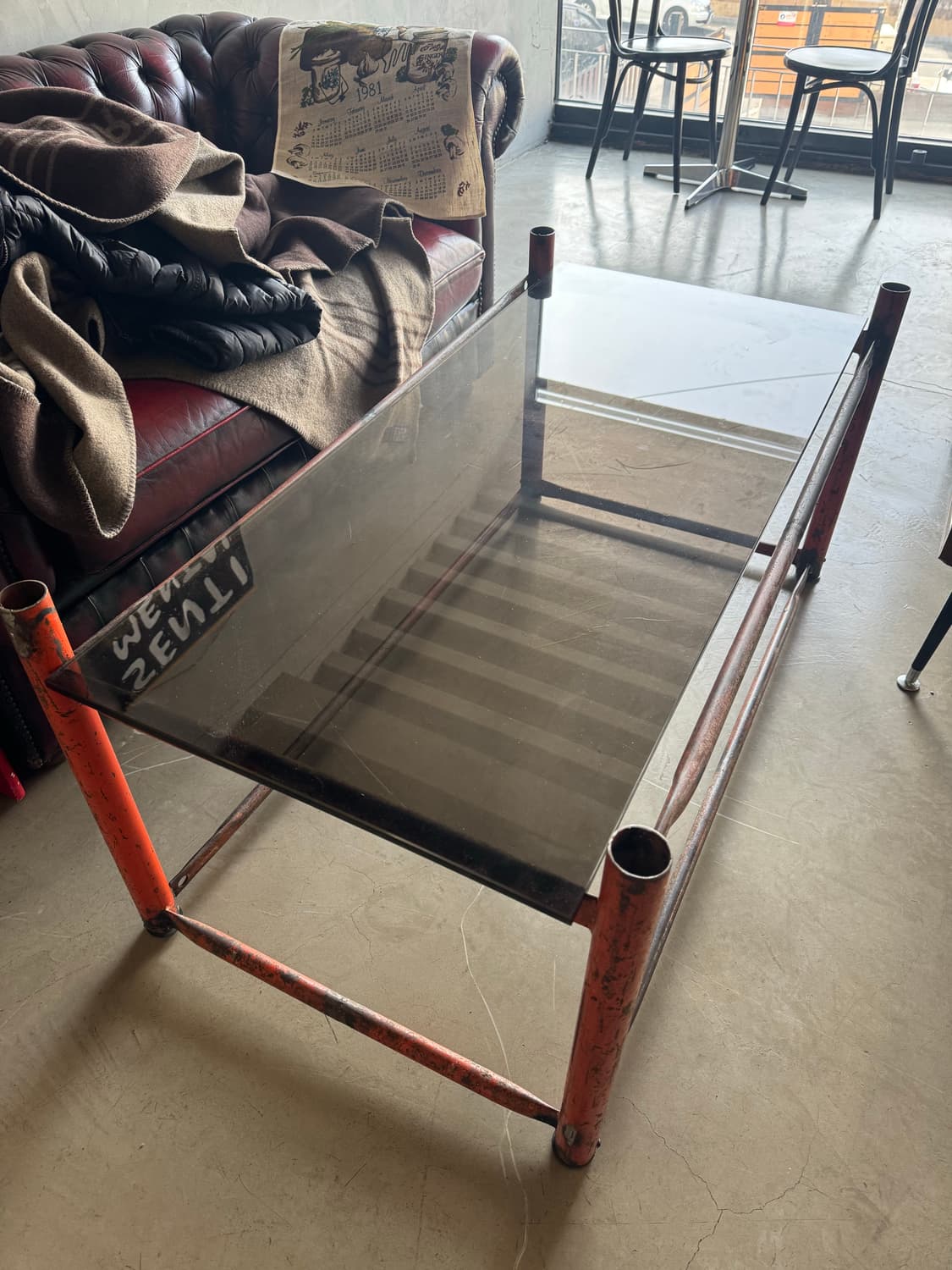 인더스트리얼느낌 유리 테이블 상품이미지9