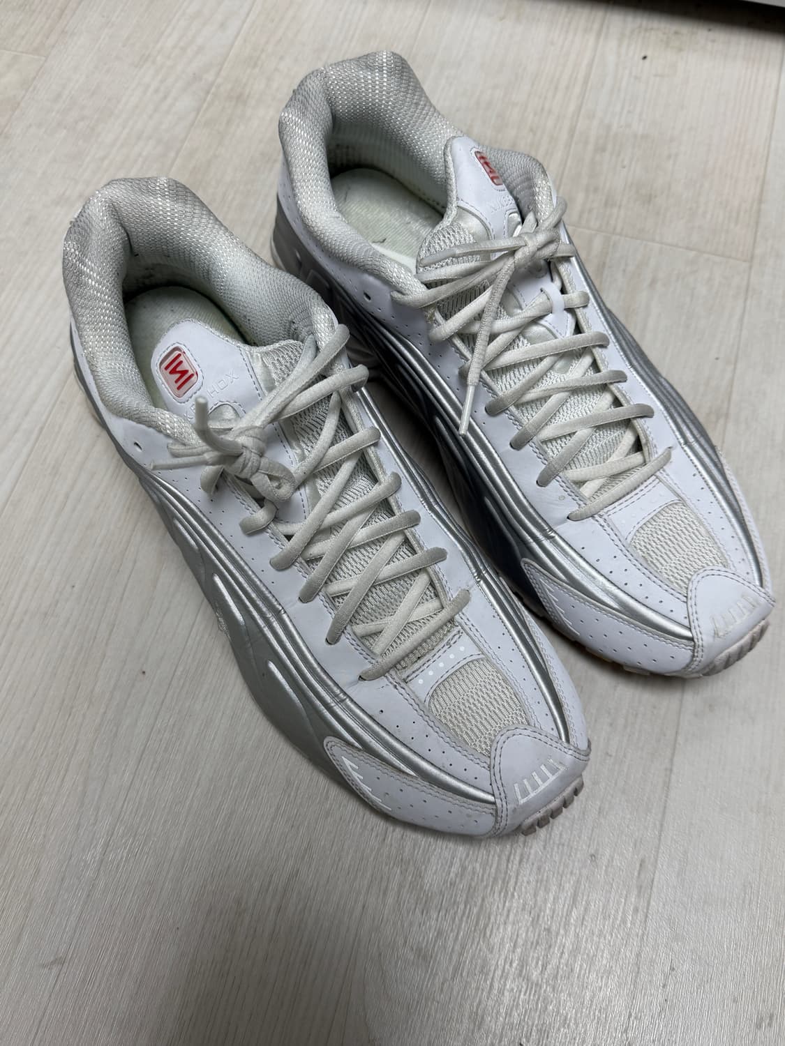 나이키 샥스 r4 상품이미지3