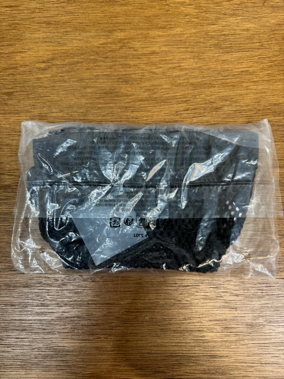 [OS] 슈프림 메쉬 미니 파우치 블랙 - 25SS 상품이미지4