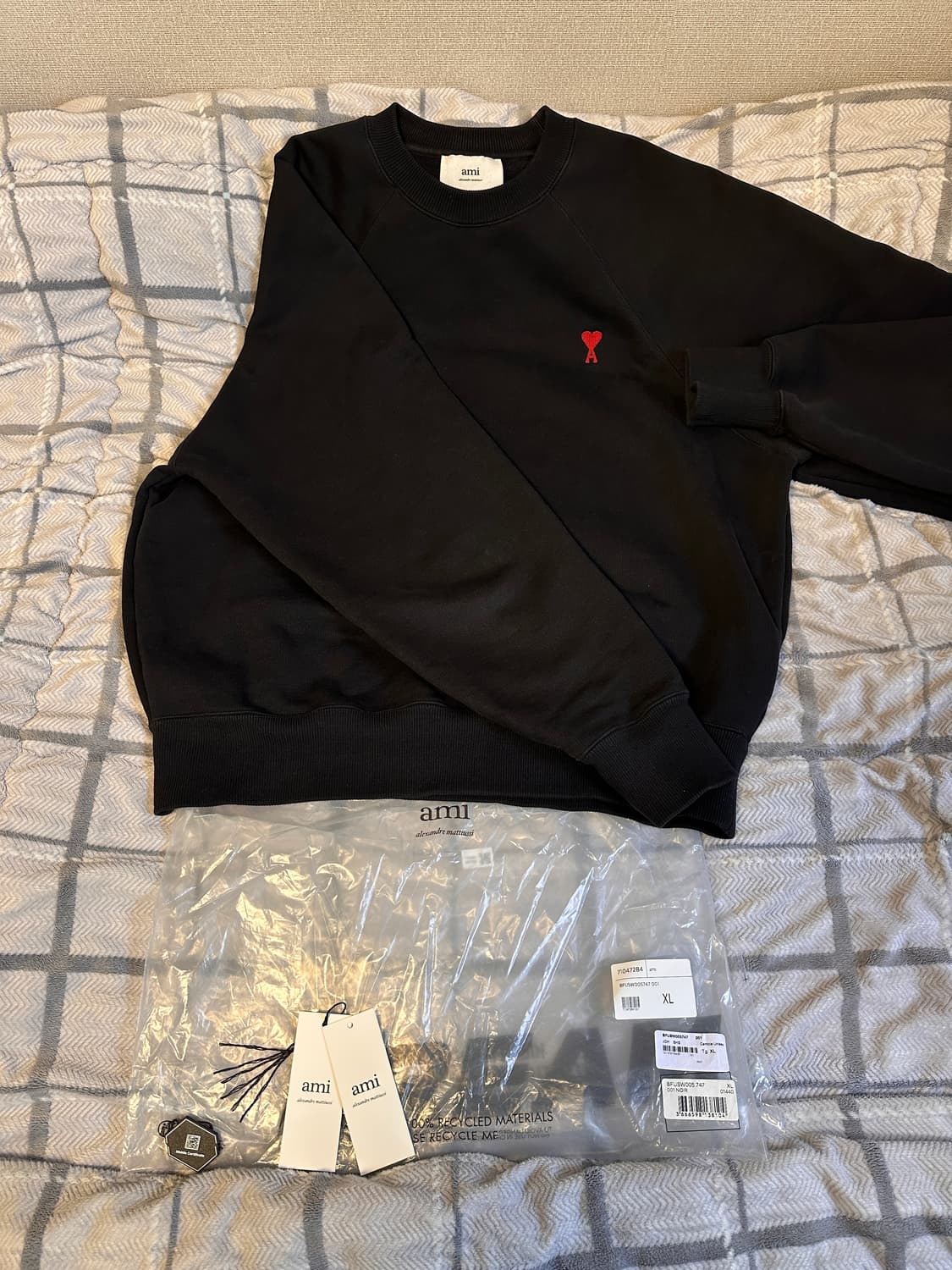 AMI 스몰하트 맨투맨 상품이미지1