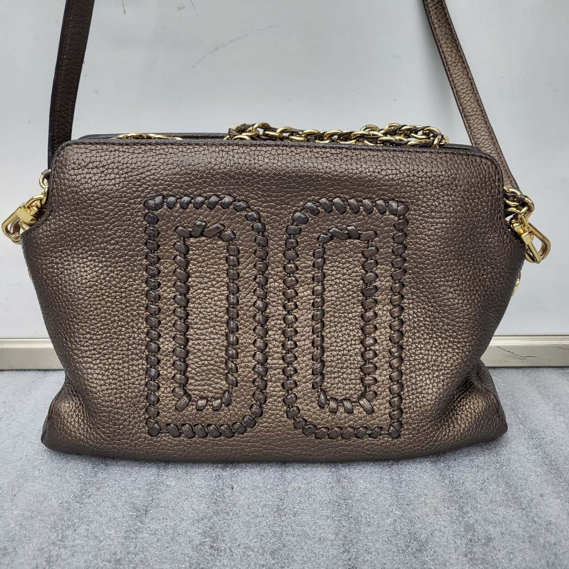 닥스 정품  숄더백 브론즈 18x28x12cm 상품이미지2