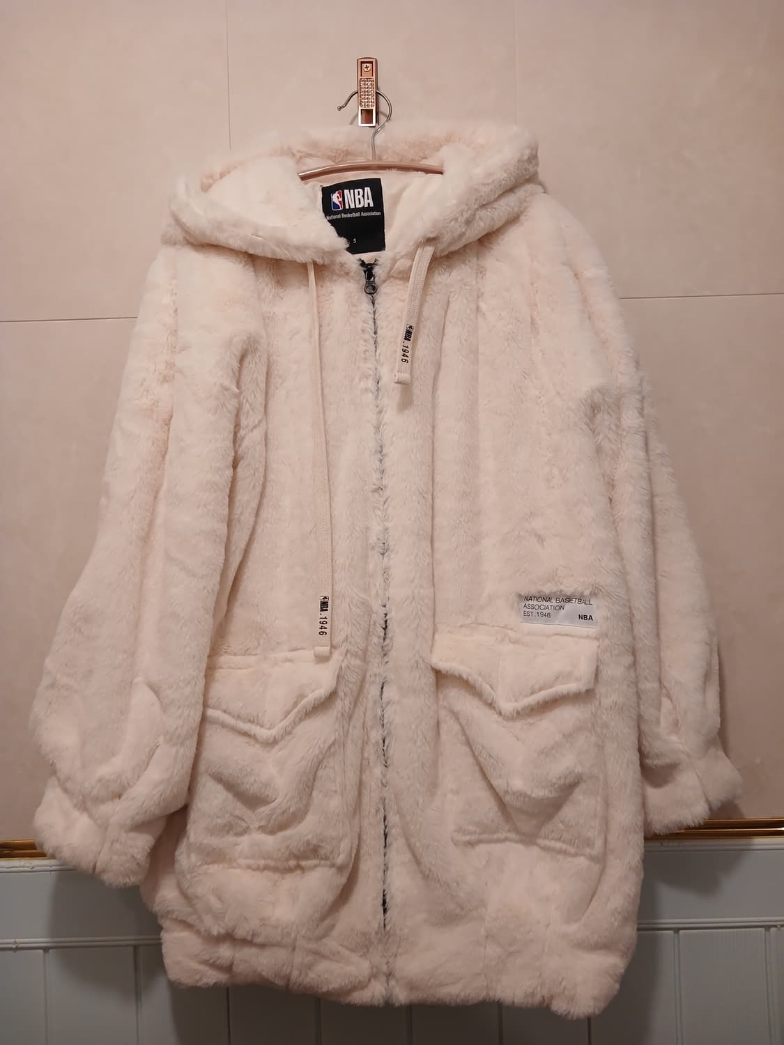 NBA 정품 여성 후드 퍼 자켓 S 사이즈 상품이미지1