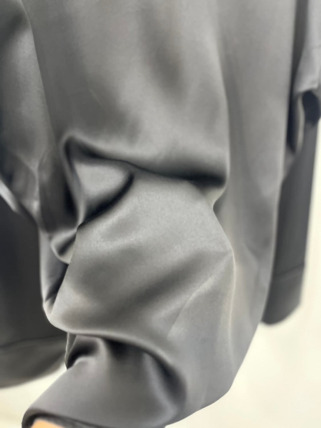 알렉산더왕 블랙 실크 셔츠 S 상품이미지6