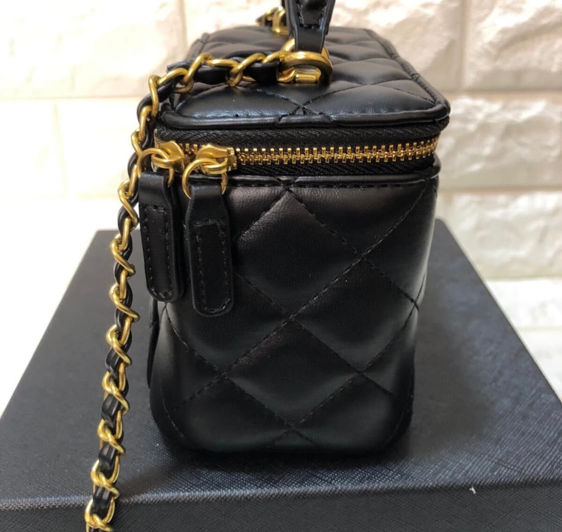 샤넬 뷰티 베니티 탑 핸들 크로스백  상품이미지4