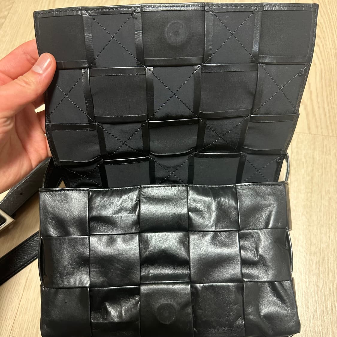 보테가베네타 카세트백 black 더현대구입 상품이미지3