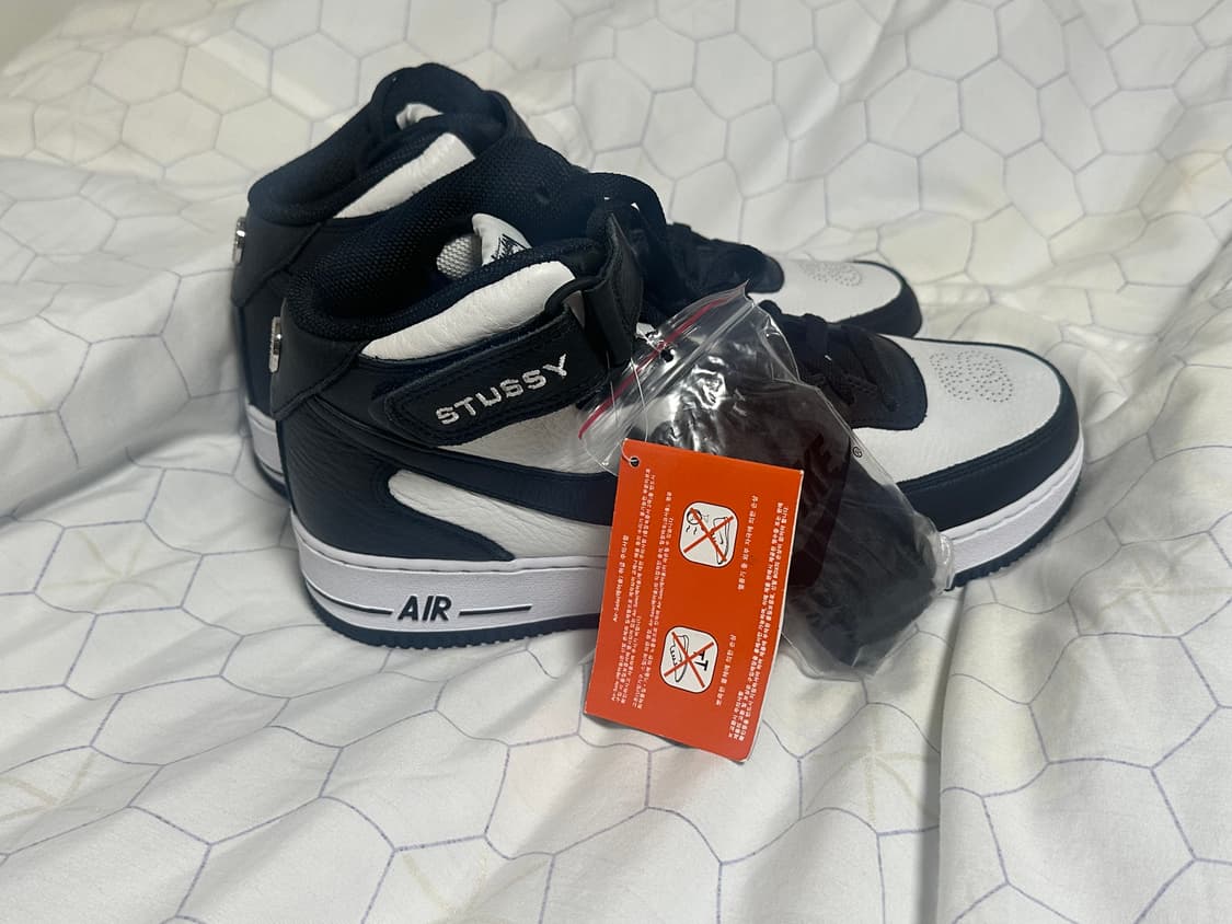 [270]나이키 스투시 포스미드 검흰 상품이미지2