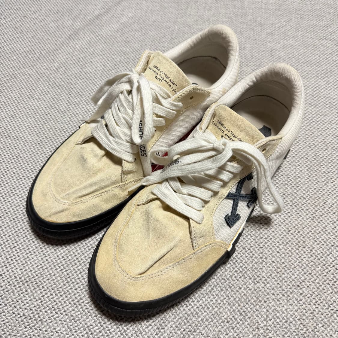 오프화이트 에로우 벌크 로우 스니커즈 상품이미지1