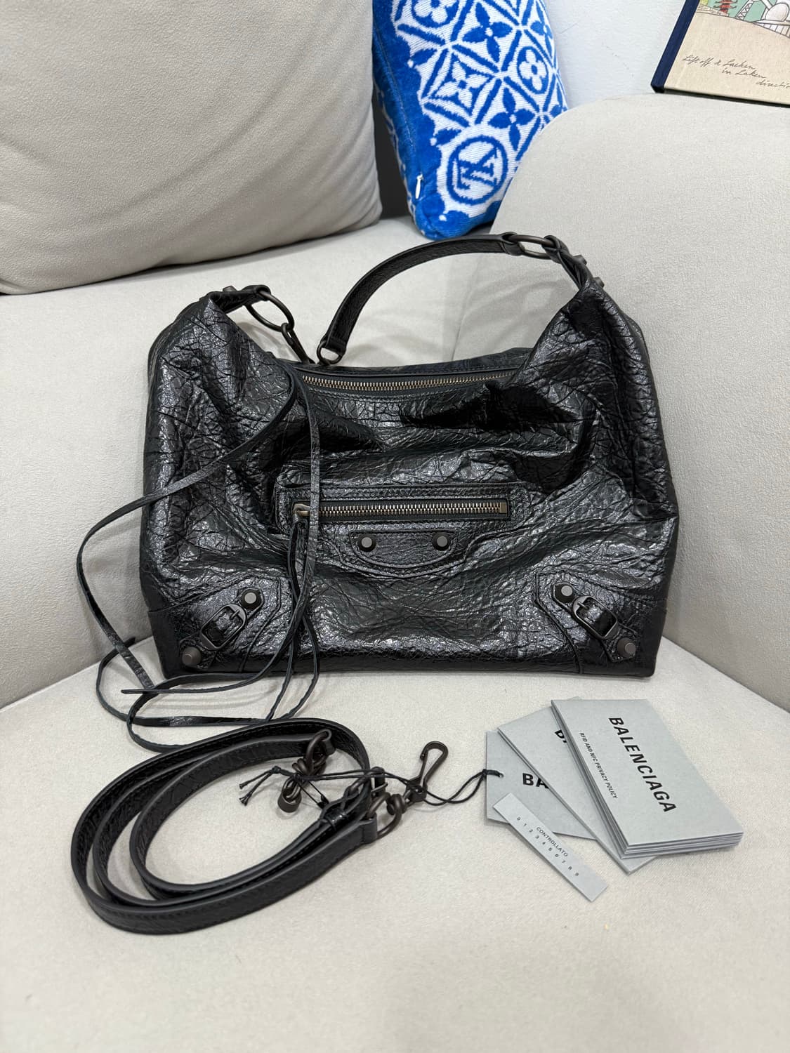 발렌시아가 르시티 호보백 스몰 상품이미지1