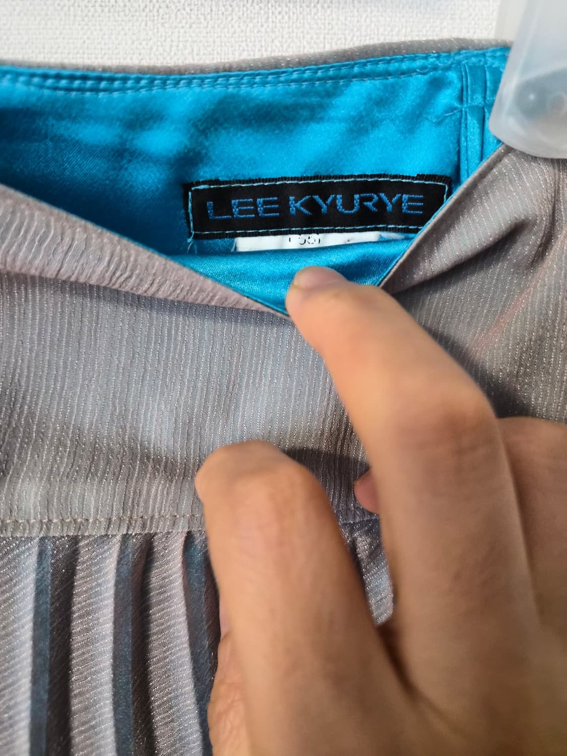 이국적인 색감의 LEE KYURYE 플리츠 스커트 (55사이즈) 상품이미지2