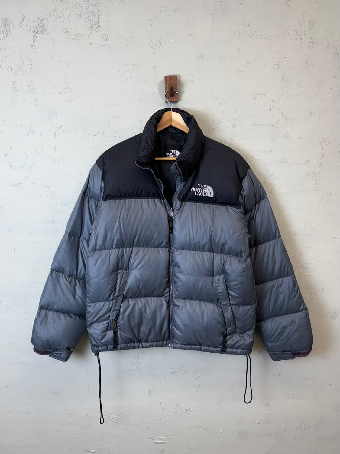 노스페이스 구형 눕시 패딩 그레이 상품이미지1